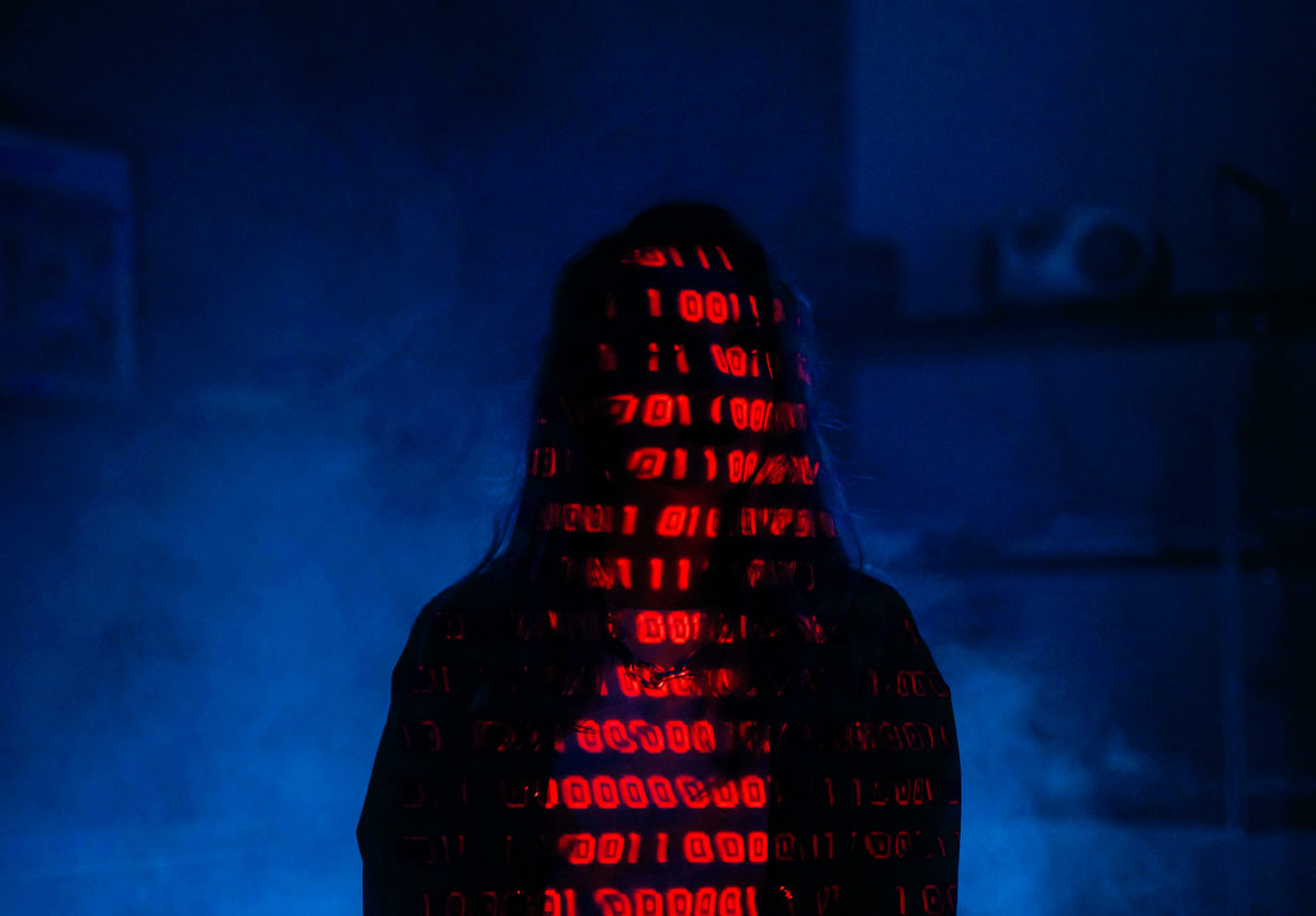 Cómo enseñar a los adolescentes a hacer un buen uso de la inteligencia artificial: más allá del clic fácil